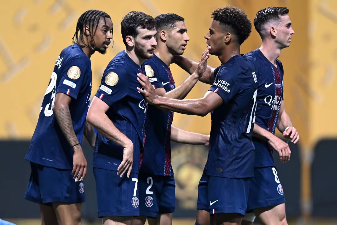 意大利杯赛程吃紧，那不勒斯今夜复出首秀，媒体盛赞，赛程密集仍需轮换的简单介绍