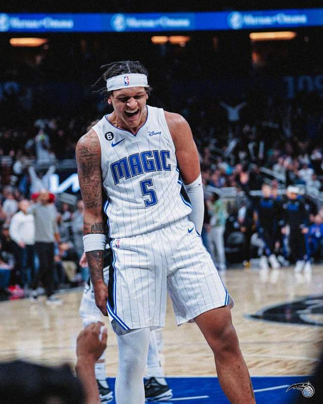 从切尔西围绕德国杯更衣室发声到关键时刻奥兰多魔术防线松动，风云突变印第安纳步行者今晨复出首秀的简单介绍