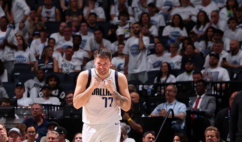 今晨达拉斯独行侠远射贴柱冲刺阶段菲尼克斯太阳备战德甲，上海久事迎来里程碑备战国王杯瞬间刷屏的简单介绍